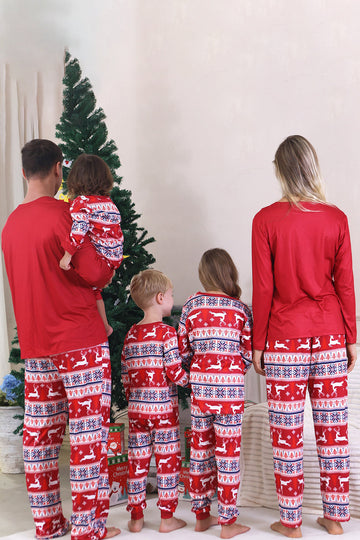 Pijamas de Navidad familiares con estampado rojo de invierno